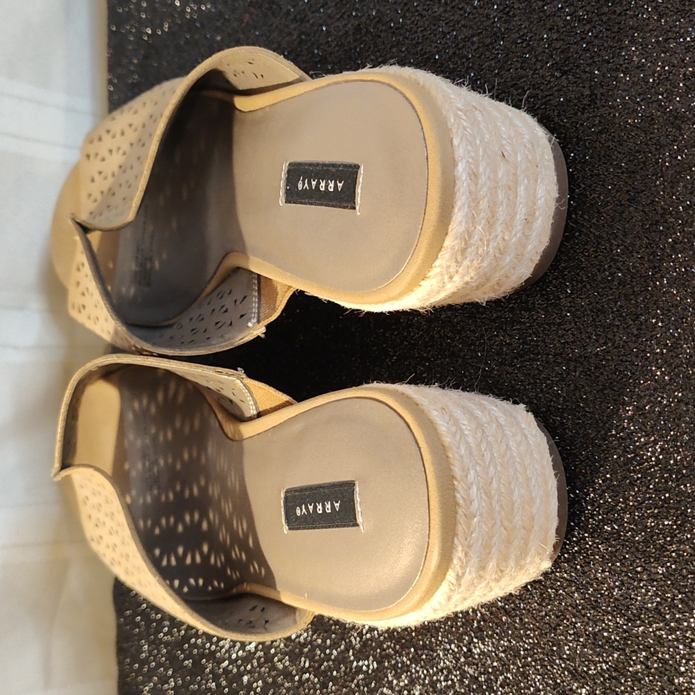 Array Slippers - image 4